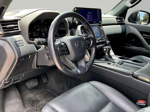 Used 2023 Lexus LX 600 4WD w/ Interior Upgrade Package image 18