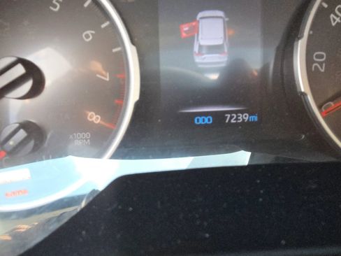 Used 2021 Toyota RAV4 XLE Premium FWD image 21