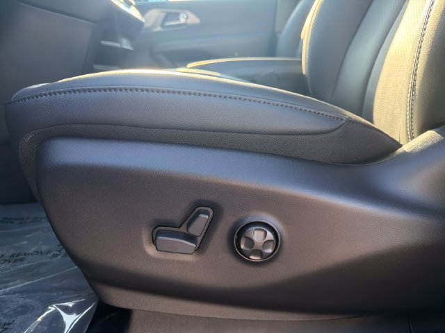 New 2027 Chrysler Pacifica Select FWD image 12