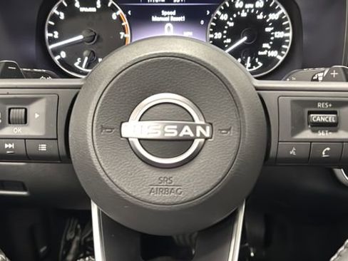 Used 2024 Nissan Rogue SV w/ SV Premium Package AWD/4WD image 15