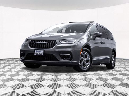 Used 2021 Chrysler Pacifica Limited w/ Premium & Safety Sphere Group AWD/4WD image 2