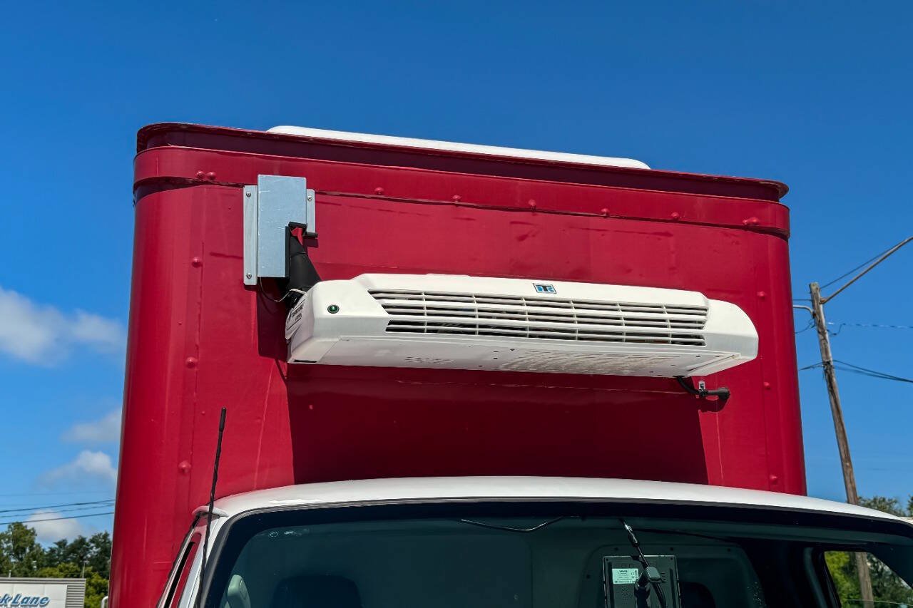 Used 2024 Ford E-350 and Econoline 350 Super Duty RWD image 9