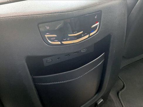 Used 2019 Cadillac Escalade Luxury AWD/4WD image 11