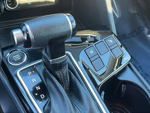 Used 2024 Kia Sportage EX image 18