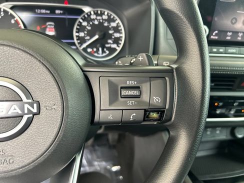 Used 2024 Nissan Rogue S AWD/4WD image 47