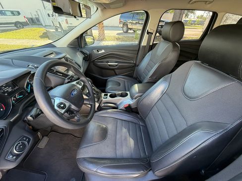 Used 2016 Ford Escape SE w/ SE Chrome Package image 11