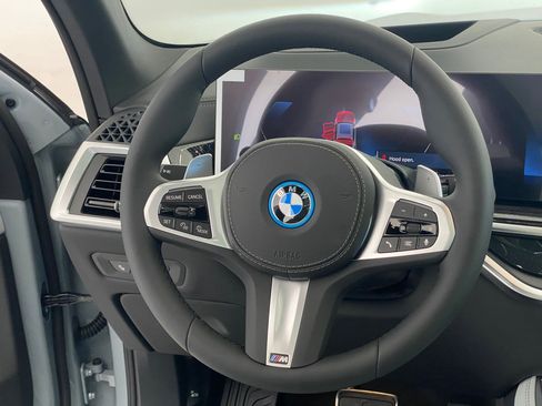 New 2026 BMW X5 xDrive50e image 17