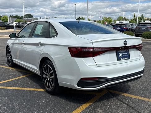 Certified 2025 Volkswagen Jetta SE w/ Sunroof Package FWD image 6