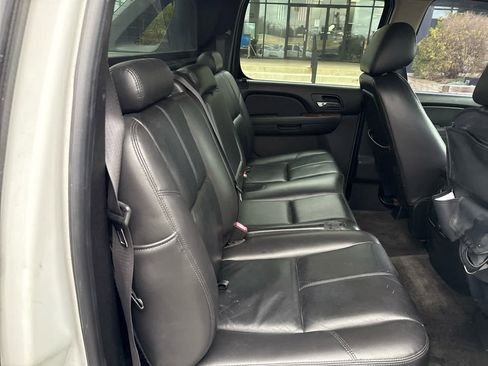 Used 2011 Chevrolet Avalanche LT w/ Luxury Package image 22