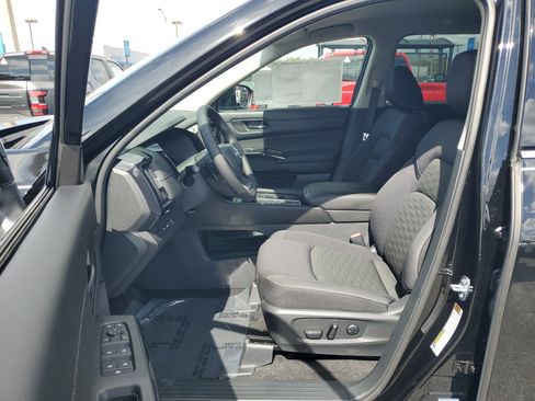 New 2026 Nissan Pathfinder SV image 9