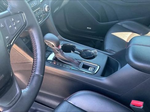 Used 2022 Chevrolet Equinox RS w/ RS Leather Package AWD/4WD image 18