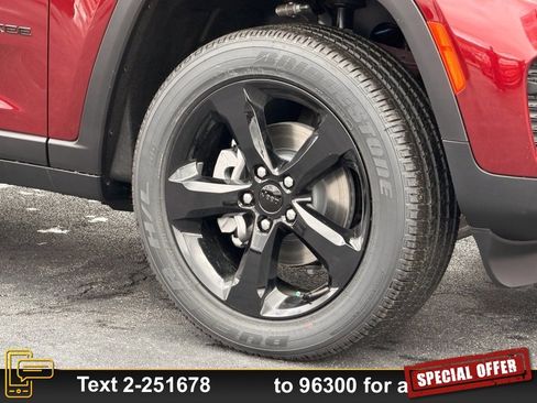 New 2025 Jeep Grand Cherokee Altitude image 17