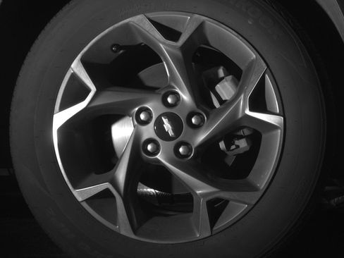 Used 2025 Chevrolet Trax LT FWD image 13