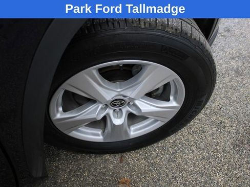 Used 2025 Toyota Highlander LE image 29