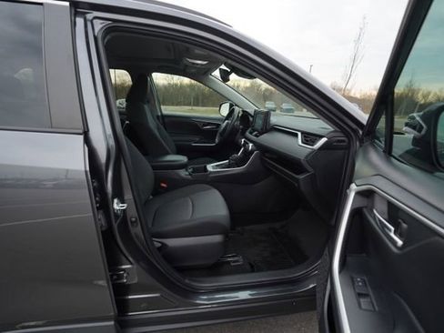 Used 2022 Toyota RAV4 XLE w/ Convenience Package image 20