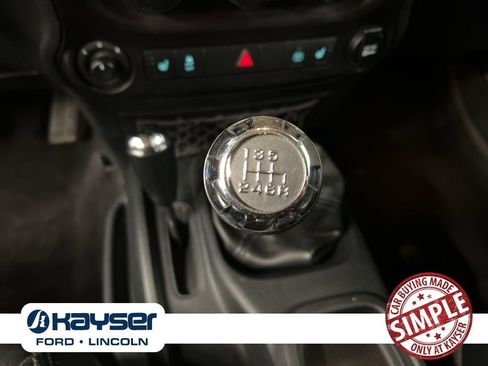 Used 2016 Jeep Wrangler Unlimited Sahara image 14