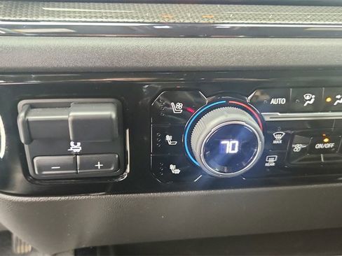 Used 2023 Chevrolet Silverado 1500 ZR2 w/ Technology Package image 25