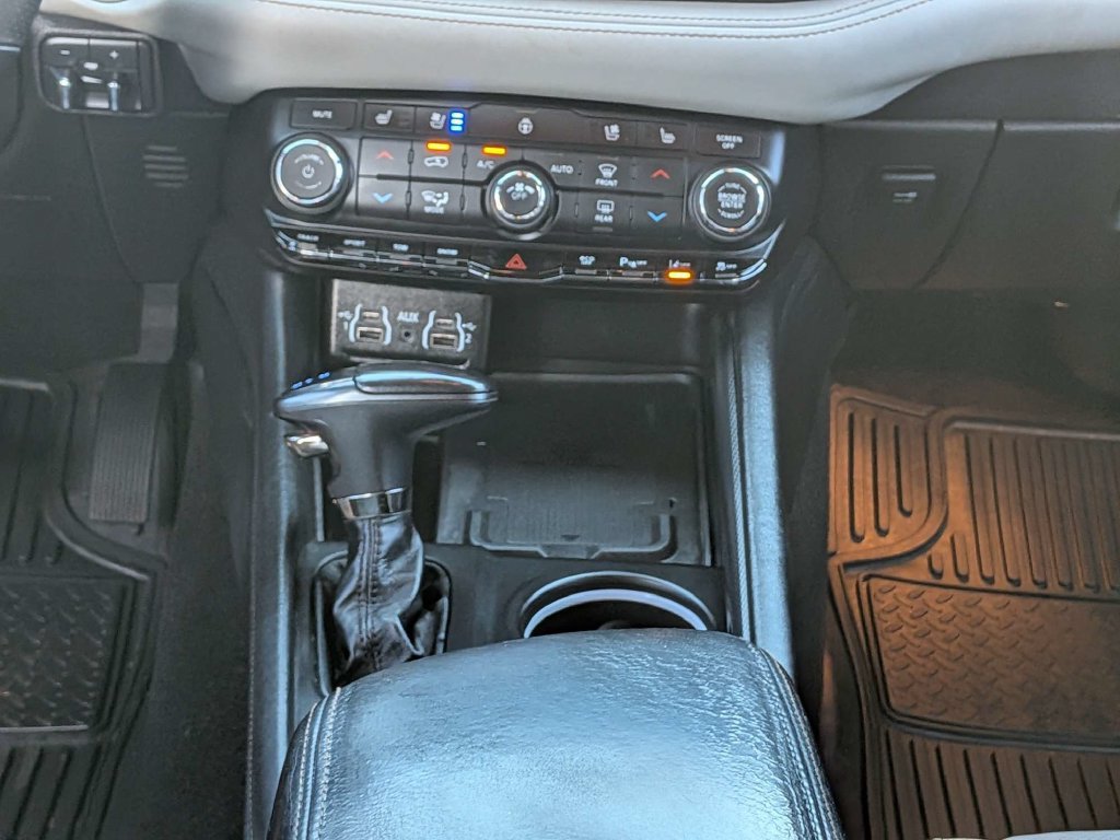 Used 2022 Dodge Durango R/T w/ Tow 'N Go Package AWD/4WD image 21