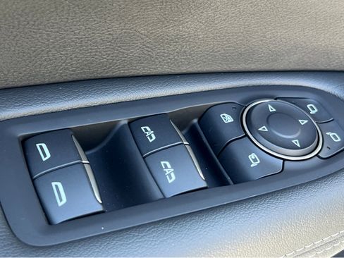 New 2025 Cadillac XT6 Luxury FWD image 22