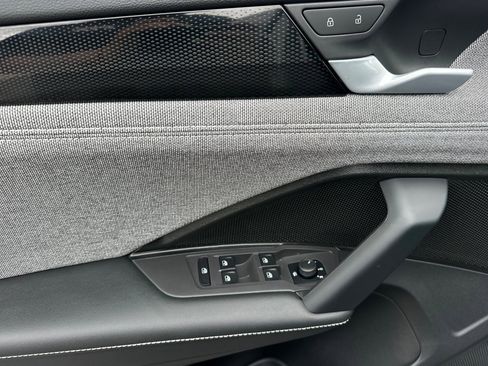 New 2025 Volkswagen Tiguan S image 9