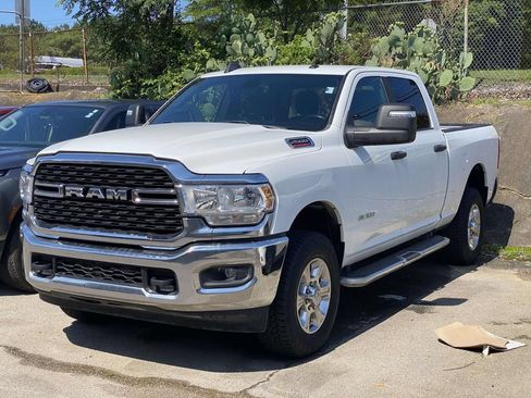 Used 2024 RAM 2500 Big Horn AWD/4WD image 3