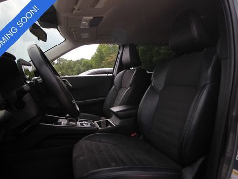 Used 2023 Mitsubishi Outlander SE AWD/4WD image 3