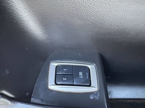 Used 2015 Jaguar XF Sport image 26