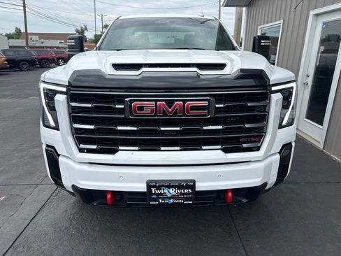 Used 2025 GMC Sierra 2500 AT4 AWD/4WD image 7