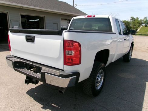 Used 2011 Chevrolet Silverado 2500 W/T AWD/4WD image 5
