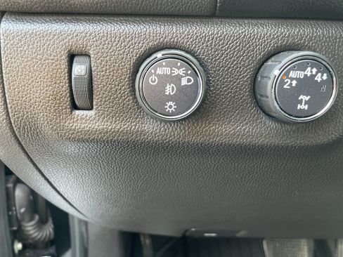 Used 2022 Chevrolet Colorado LT w/ Luxury Package AWD/4WD image 28