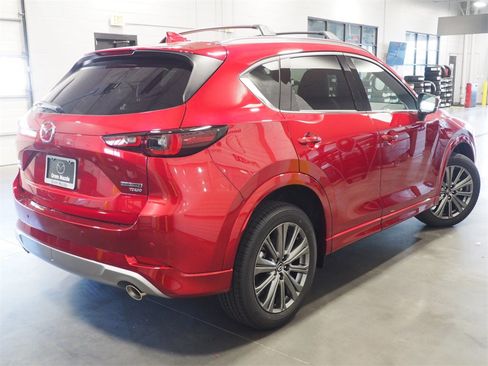 New 2025 MAZDA CX-5 Signature image 2