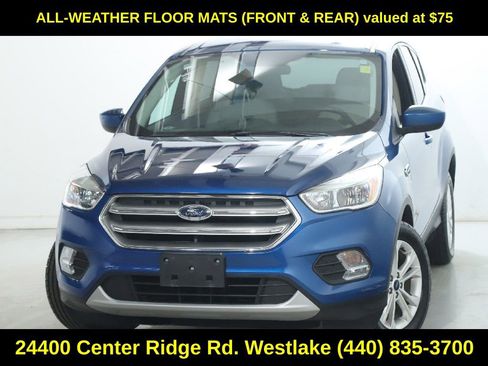 Used 2017 Ford Escape SE image 3