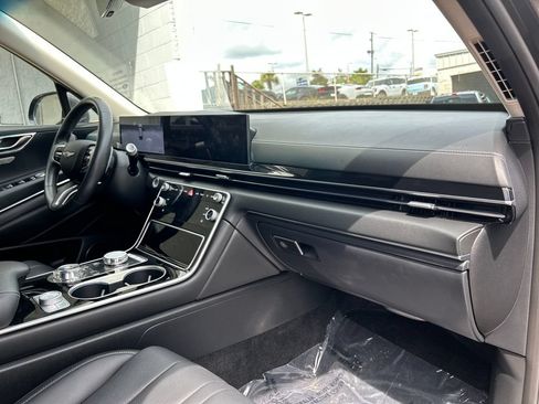 Used 2025 Genesis GV80 2.5T Standard AWD/4WD image 15
