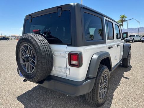 Used 2025 Jeep Wrangler Unlimited Sport AWD/4WD image 5