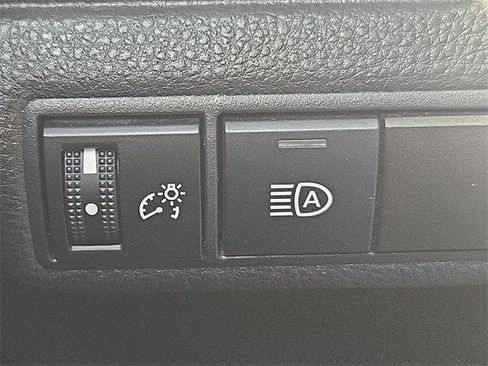 Certified 2025 Toyota Corolla LE image 24