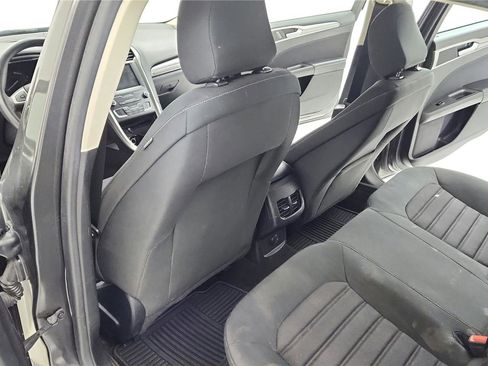 Used 2020 Ford Fusion SE image 36
