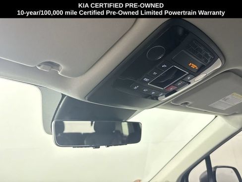 Certified 2025 Kia Carnival SX Prestige FWD image 9