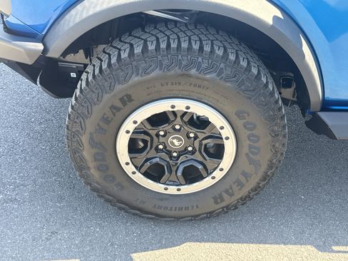 Used 2025 Ford Bronco Badlands AWD/4WD image 10