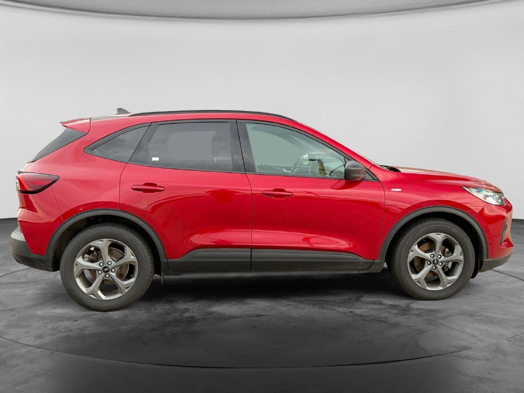Used 2025 Ford Escape ST-Line FWD image 10