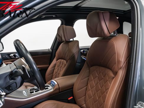 Used 2024 BMW X5 xDrive40i w/ M Sport Package image 25