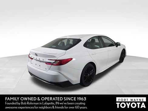 Used 2025 Toyota Camry SE FWD image 7