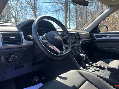 Certified 2023 Volkswagen Atlas SE image 6