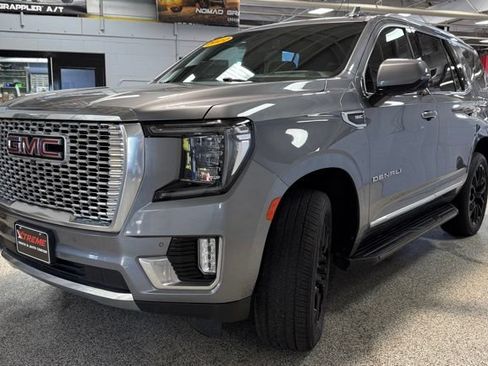 Used 2022 GMC Yukon Denali AWD/4WD image 3