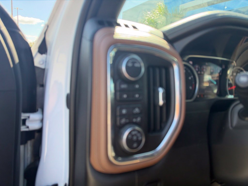 Used 2020 Chevrolet Silverado 2500 High Country w/ Safety Package II AWD/4WD image 15