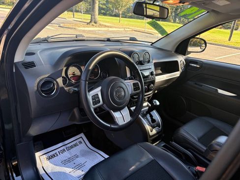 Used 2014 Jeep Compass Latitude w/ Sun/Sound Group image 12