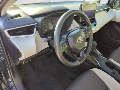 Used 2025 Toyota Corolla LE FWD image 13