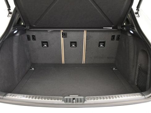 Certified 2026 Porsche Macan AWD/4WD image 57