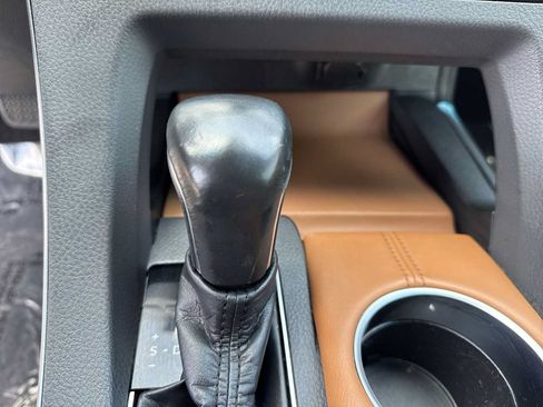 Used 2020 Toyota Avalon Limited FWD image 39
