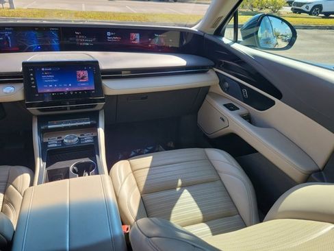 Certified 2024 Lincoln Nautilus Reserve w/ Equipment Group 202A image 20