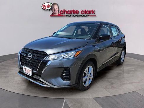 Certified 2025 Nissan Kicks Play S FWD image 2